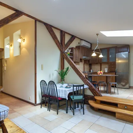 Barbakan Gate Apartment *