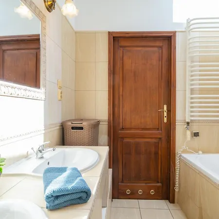 Barbakan Gate アパート *